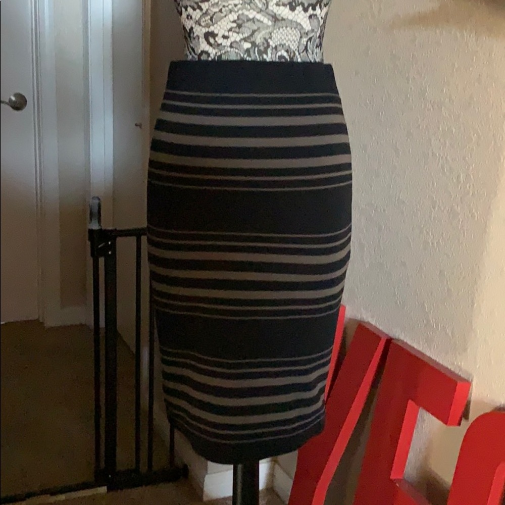 Banana Republic Pencil Skirt size small